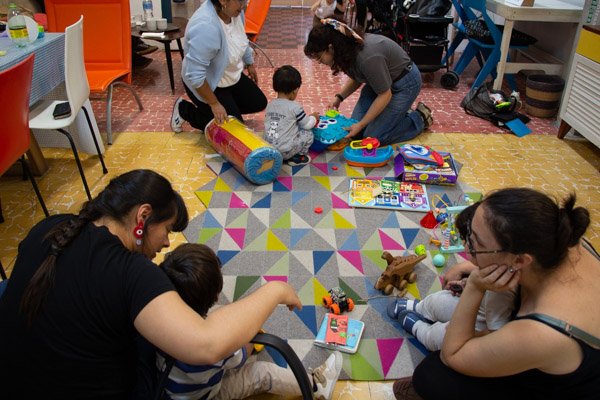 <p>Mundo sensorial: taller de pelotas para explorar</p> - Imagen 1